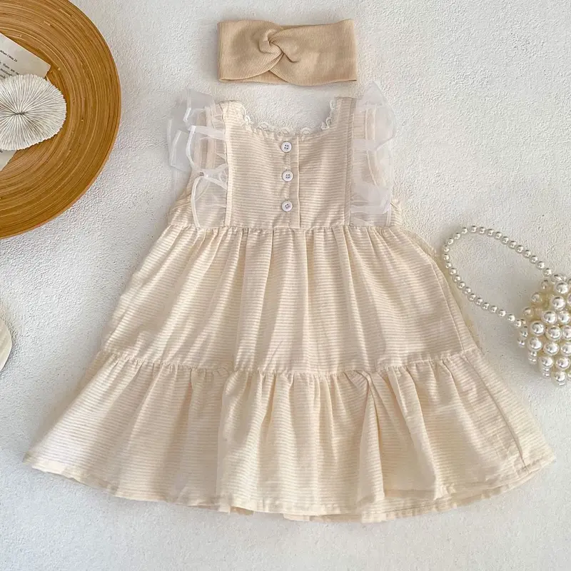Summer new baby clothing, 0-5 year old girls, small flying sleeves, stylish lace dress