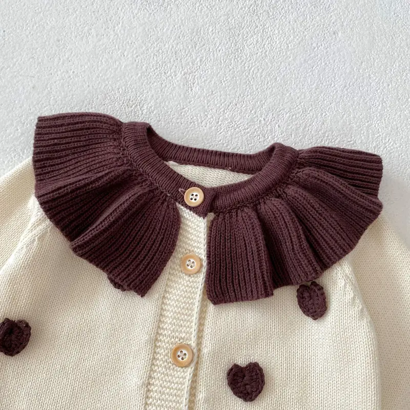 Autumn new baby clothing, 0-3 year old female baby, lotus collar handmade heart knitted long sleeved jacket