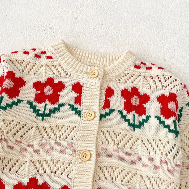 New autumn baby clothing, 0-3 year old female baby, small red flower jacquard knitted sweater jacket