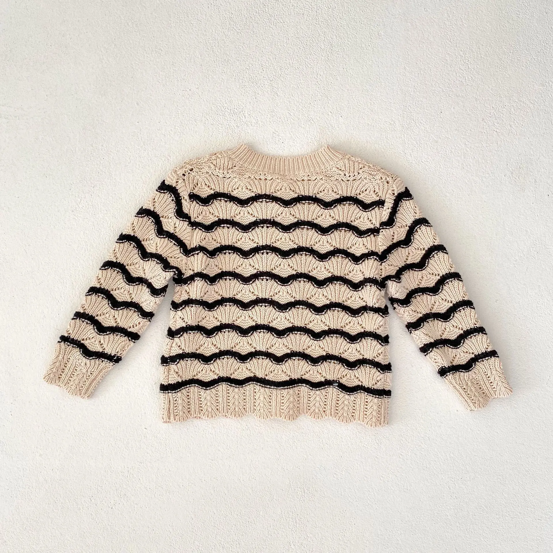 Spring and Autumn New Sweater Cardigan for Infants, Children, Boys and Girls Black Wave Pattern Versatile Knitted Cardigan Coat