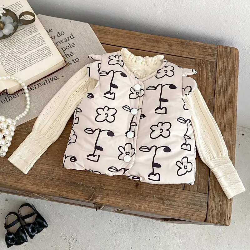 Winter new baby clothing, 0-3 year old female baby, flying sleeve vest with flower cartoon print and plush thick cardigan
