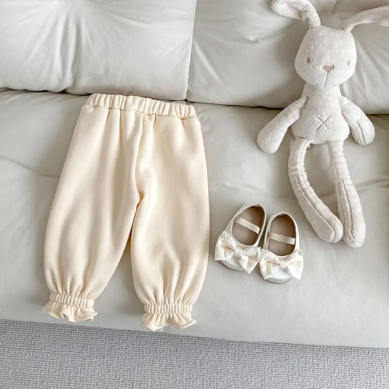 New winter baby clothes for 0-3 years old. Fashionable large bow embroidered pants, clean casual pants