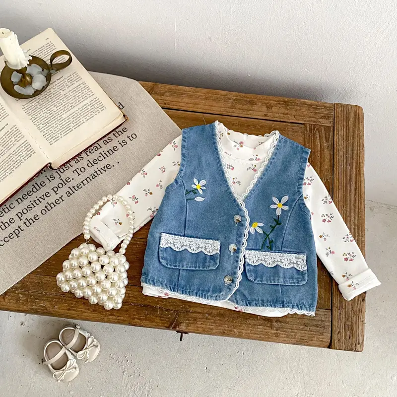 New autumn baby clothing, 0-7 year old female baby, versatile children's floral half high neck base shirt