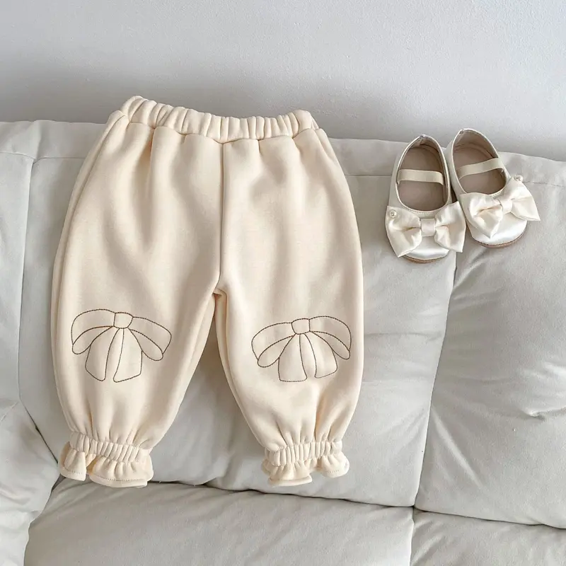 New winter baby clothes for 0-3 years old. Fashionable large bow embroidered pants, clean casual pants