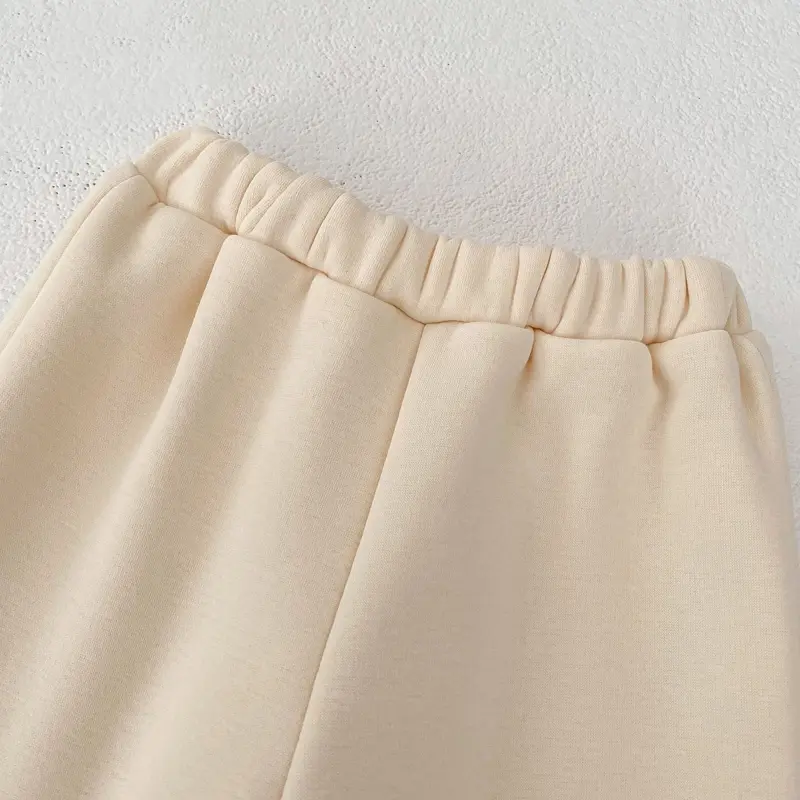 New winter baby clothes for 0-3 years old. Fashionable large bow embroidered pants, clean casual pants