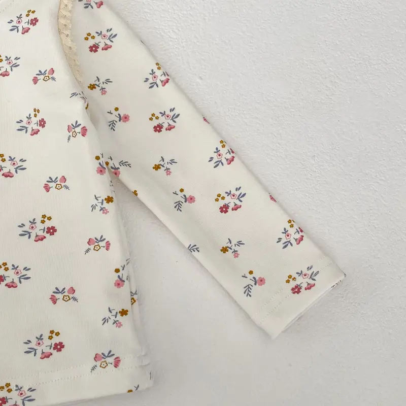 New autumn baby clothing, 0-7 year old female baby, versatile children's floral half high neck base shirt