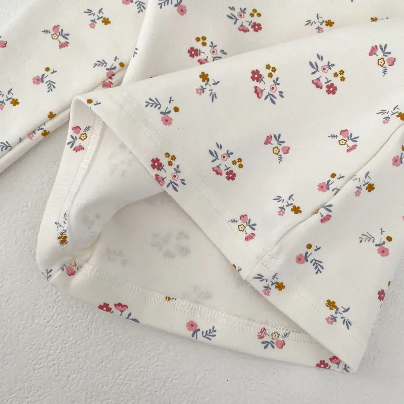 New autumn baby clothing, 0-7 year old female baby, versatile children's floral half high neck base shirt