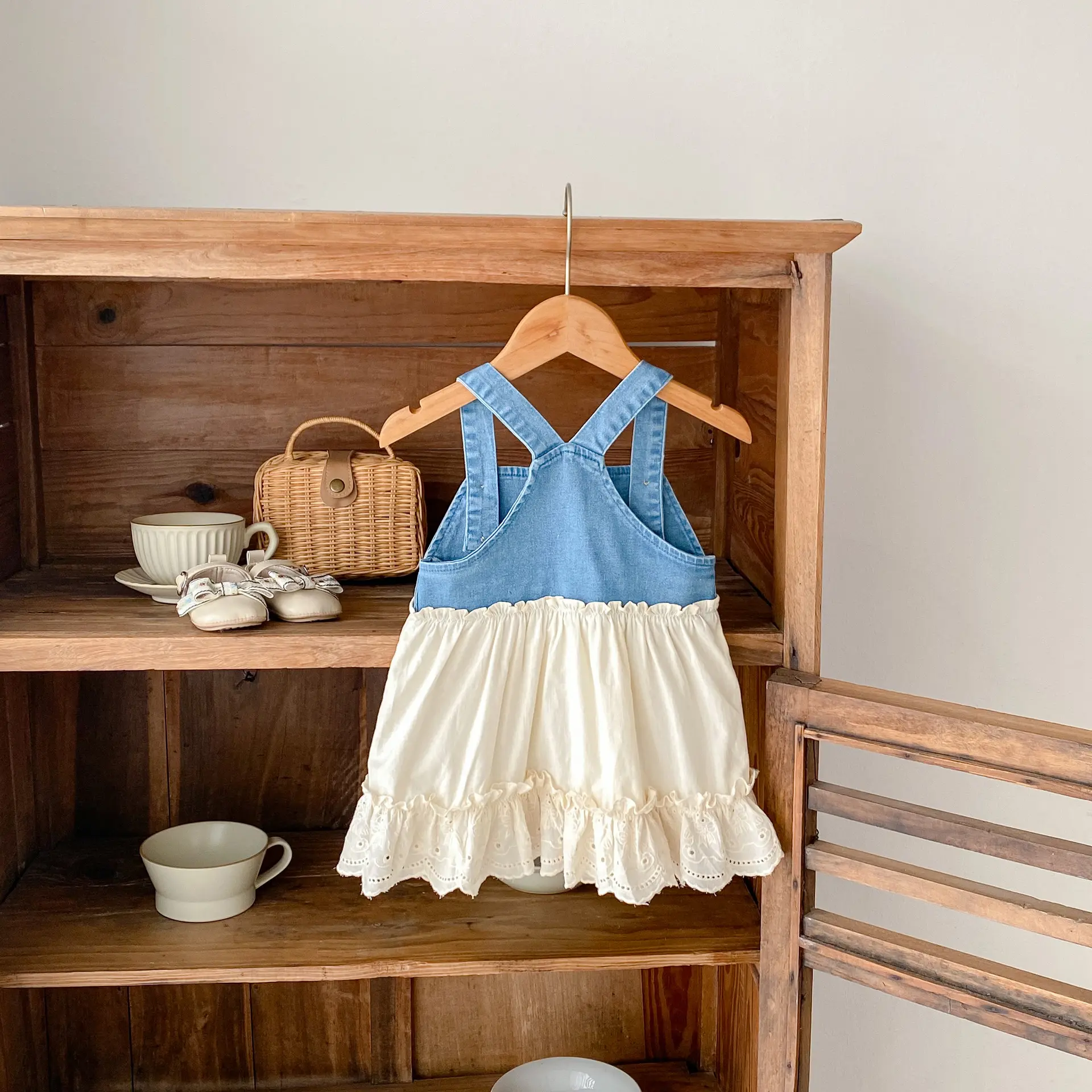 Summer new 0-3 year old baby clothing, fashionable dresses, denim camisole patchwork dresses