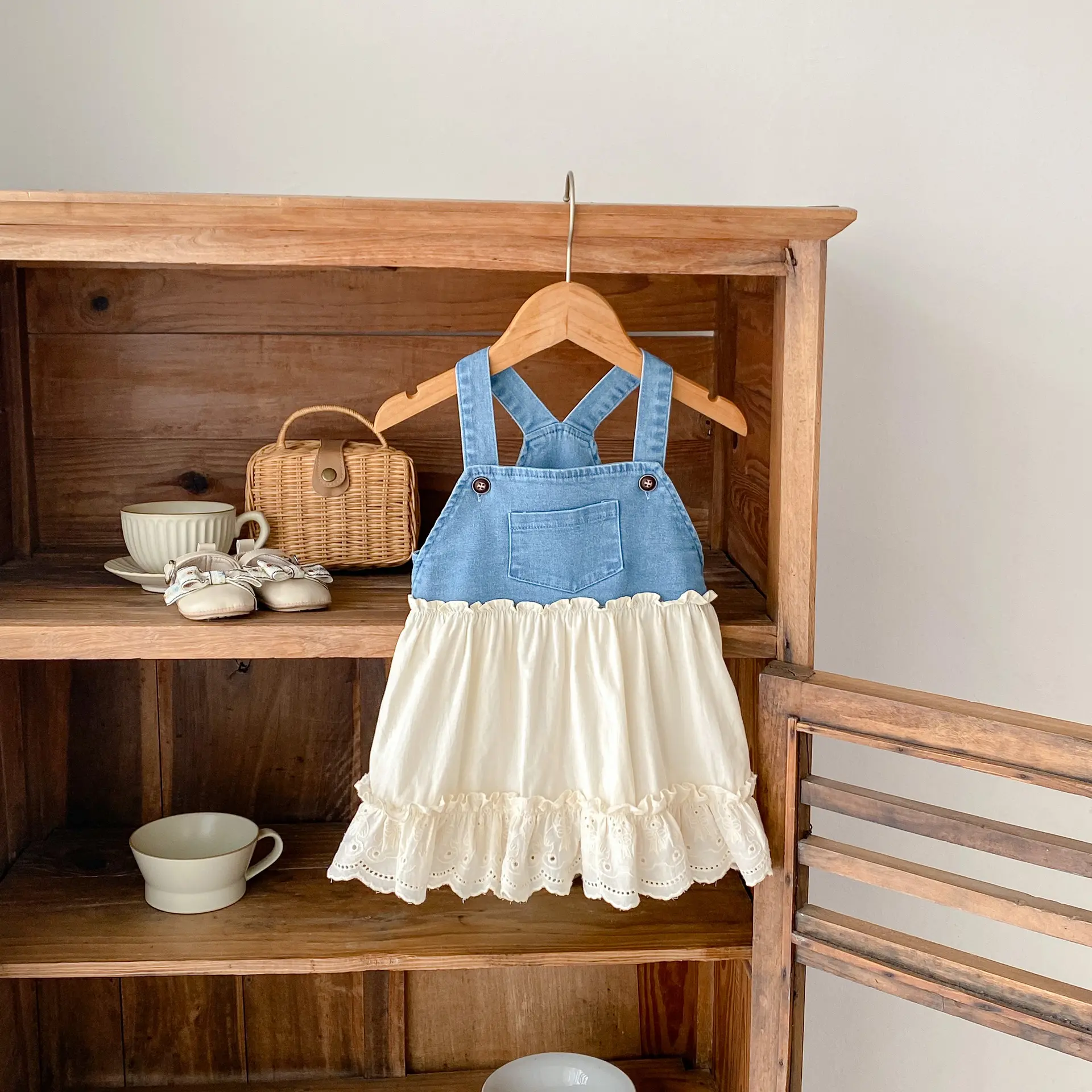 Summer new 0-3 year old baby clothing, fashionable dresses, denim camisole patchwork dresses