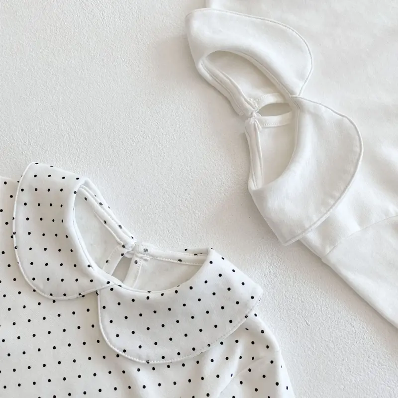 New autumn baby clothing, 0-3 year old baby girl doll neck long sleeved base shirt, versatile long sleeved T-shirt top