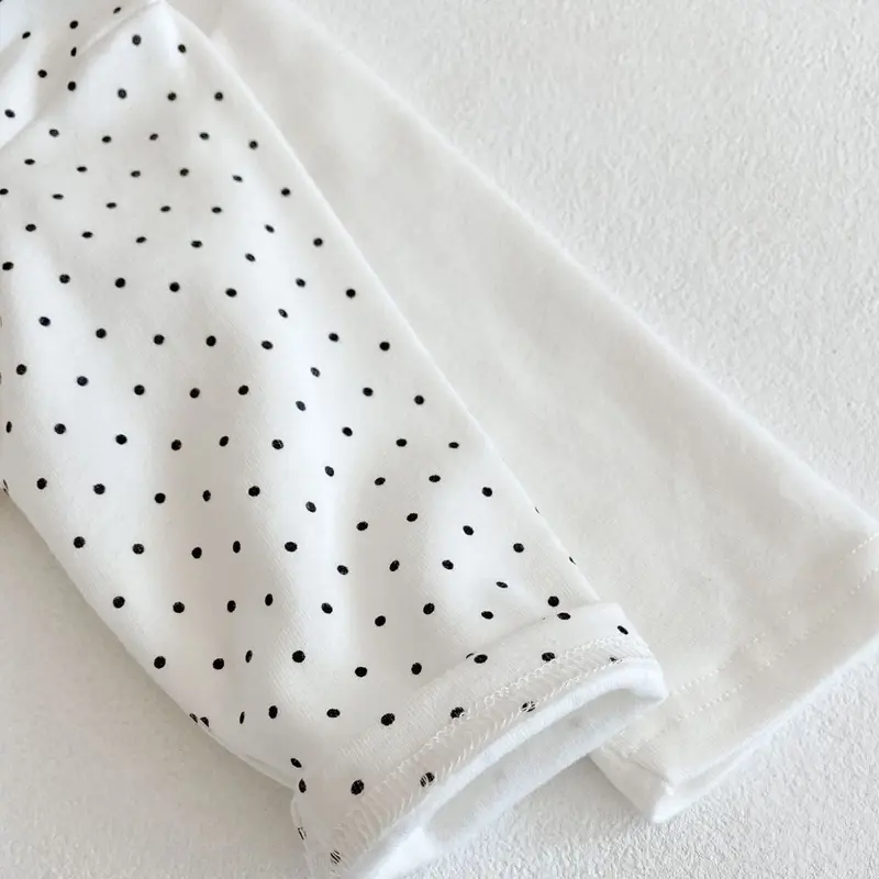 New autumn baby clothing, 0-3 year old baby girl doll neck long sleeved base shirt, versatile long sleeved T-shirt top