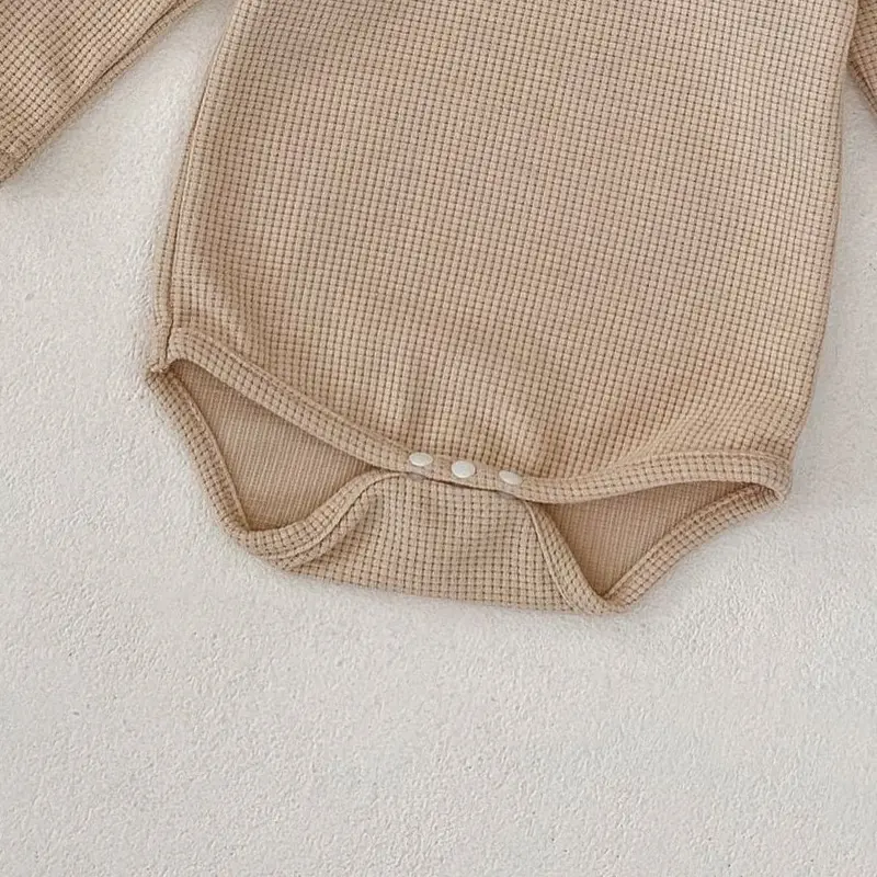 Autumn baby clothing, 0-3 year old female baby lace round collar long sleeved knitted bag fart triangle Ha Yi crawling clothes