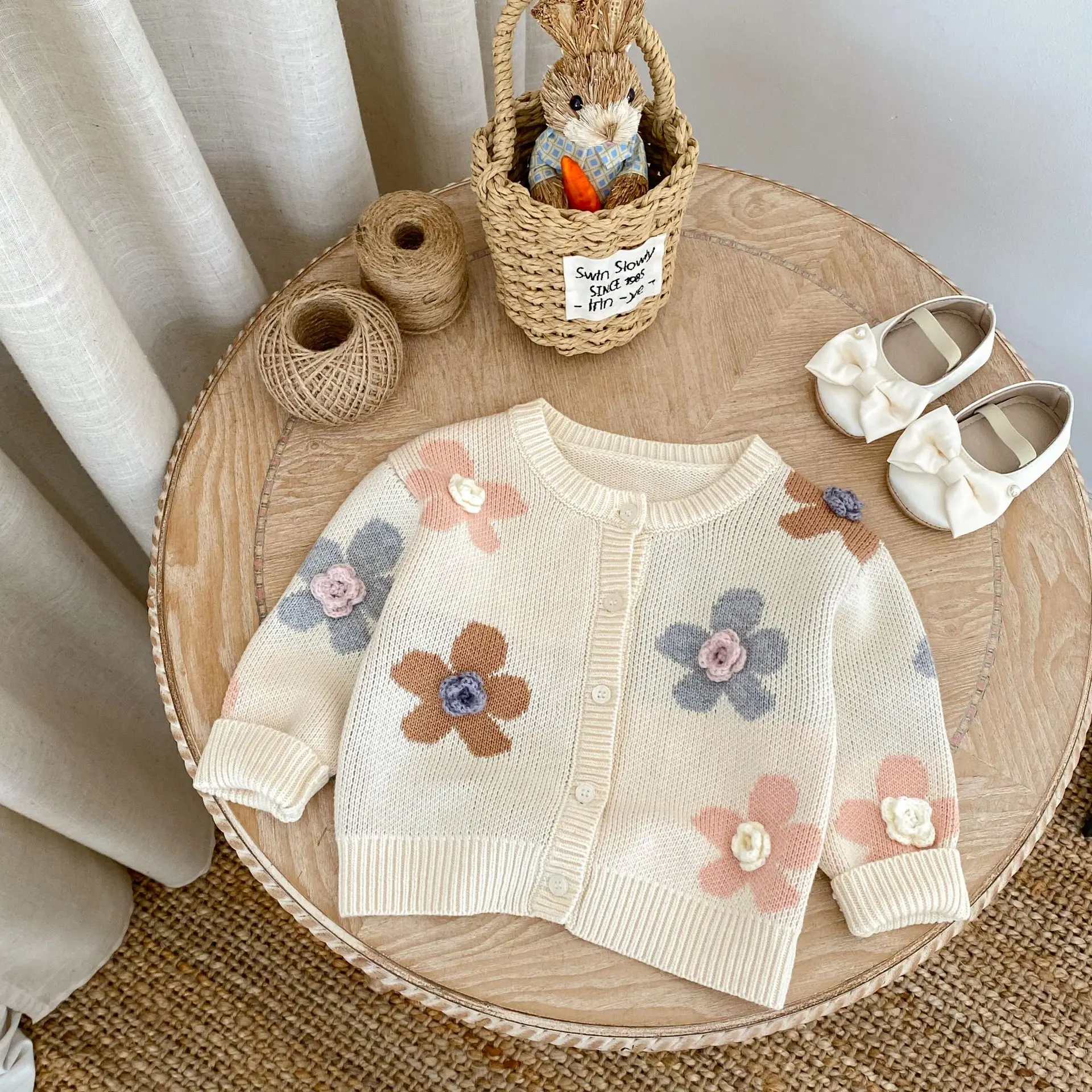 Spring and autumn new baby clothe for 0-3 years old, baby girl flower jacquard knitted coat, round collar, long-sleeved cardigan