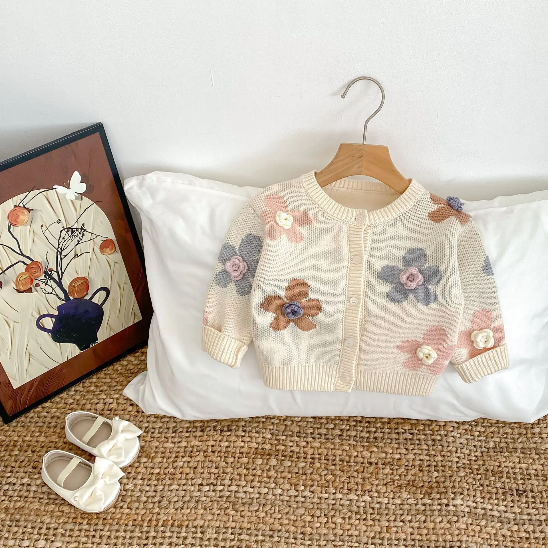 Spring and autumn new baby clothe for 0-3 years old, baby girl flower jacquard knitted coat, round collar, long-sleeved cardigan