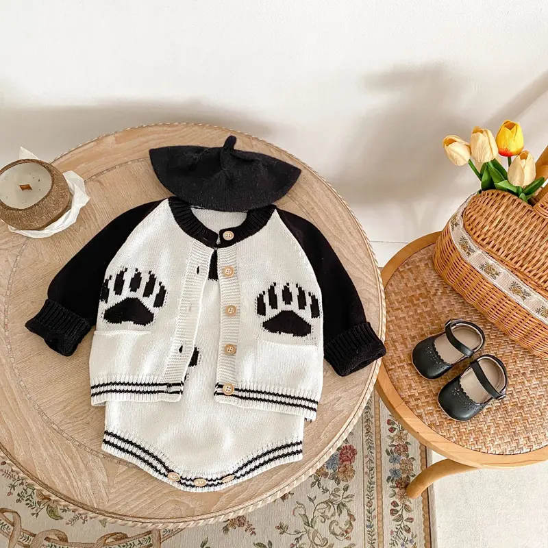 Autumn new baby clothing, 0-3 year old female baby sweater panda jacquard knitted long sleeved top cardigan