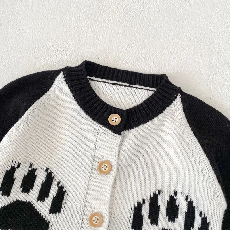Autumn new baby clothing, 0-3 year old female baby sweater panda jacquard knitted long sleeved top cardigan