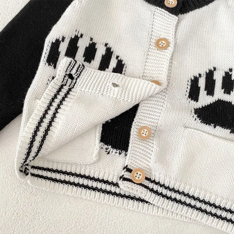 Autumn new baby clothing, 0-3 year old female baby sweater panda jacquard knitted long sleeved top cardigan