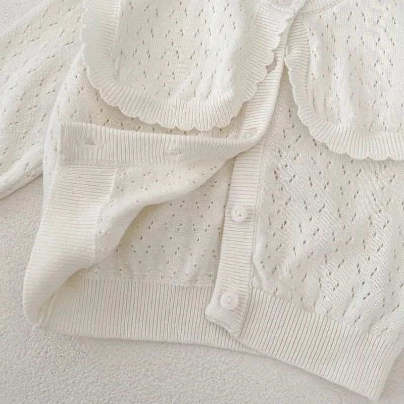 New autumn baby clothing, 0-3 year old female baby, cotton knitted cardigan with a large flip collar knitted jacket