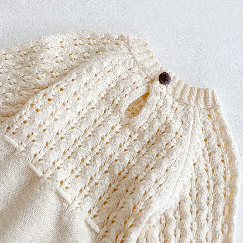 Autumn New Baby Clothing, 0-3 Year Old Girl Knitted Hollow Waist Long sleeved Sweetheart Triangle Wrapped Pip jumpsuit