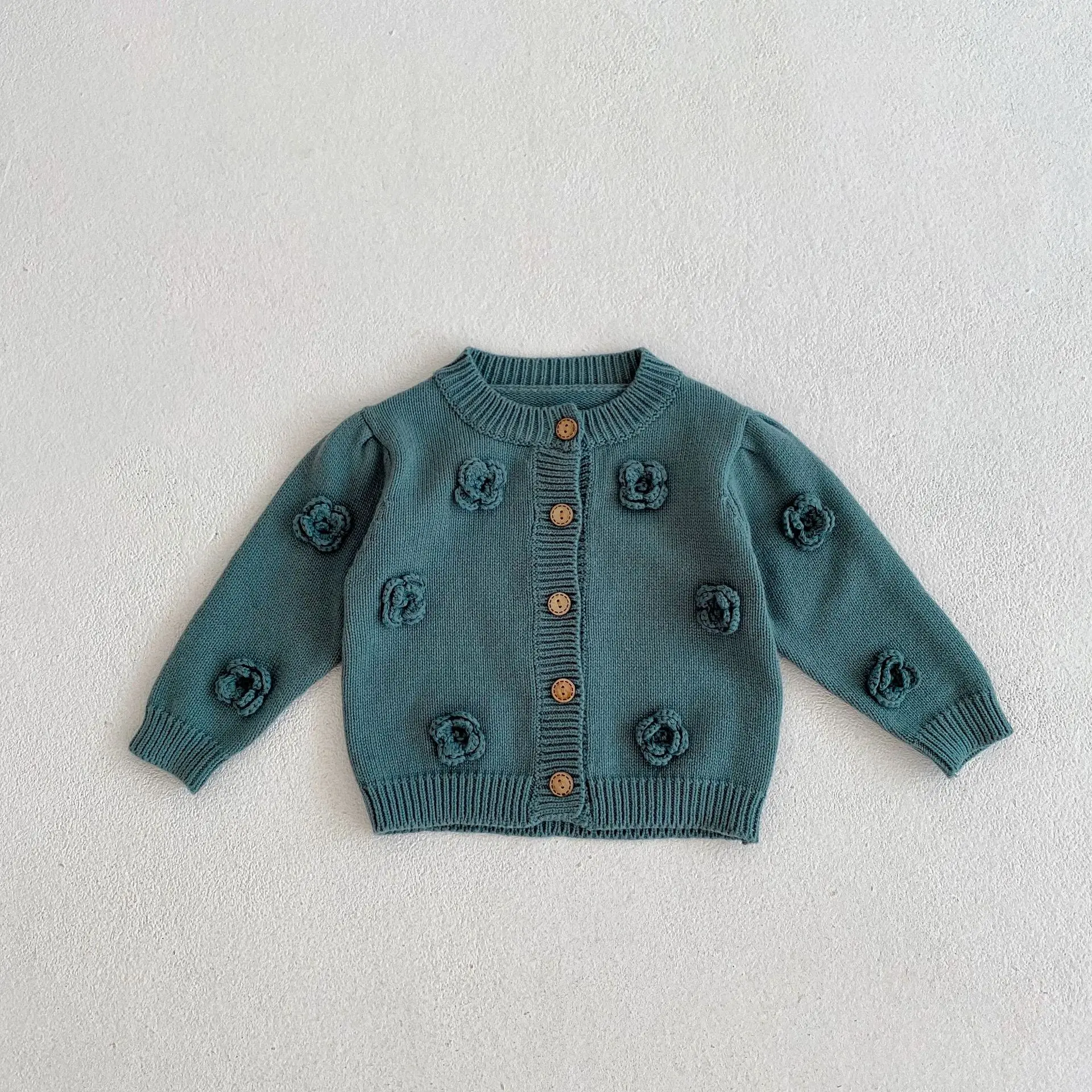 Autumn new 0-3 year old baby clothing, baby girl three-dimensional flower blue round neck long sleeved knitted sweater