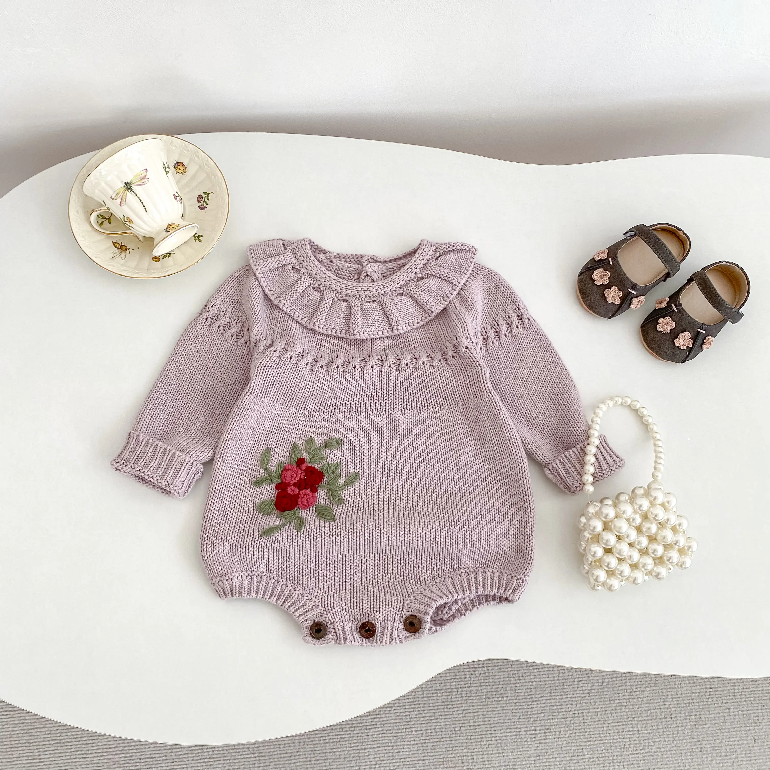Autumn new 0-3 year old baby clothing, fashionable girl baby lotus collar hand embroidered long sleeved crawling clothes