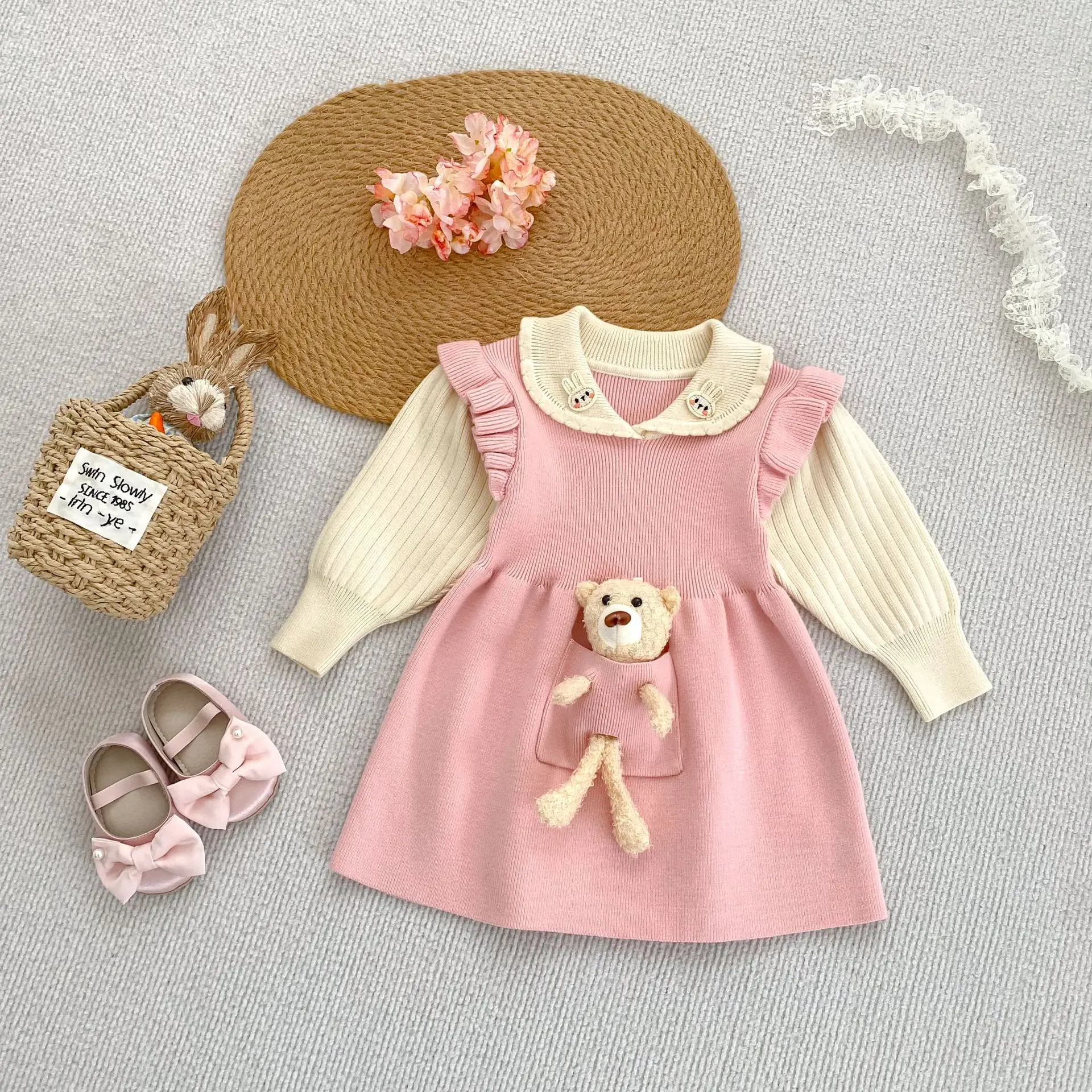 Autumn new 0-3 year old baby clothing, exquisite baby girl bear knitted pink long sleeved dress, fashionable dress