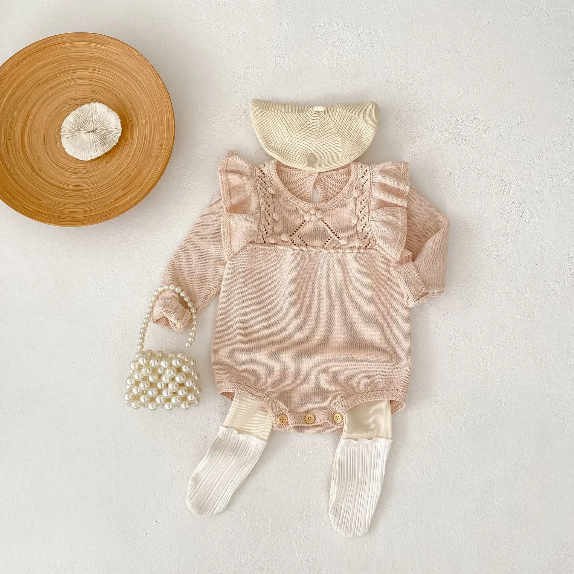 New autumn clothing for babies aged 0-3, fashionable long sleeved knitted jumpsuit for baby girls, classic flying sleeves