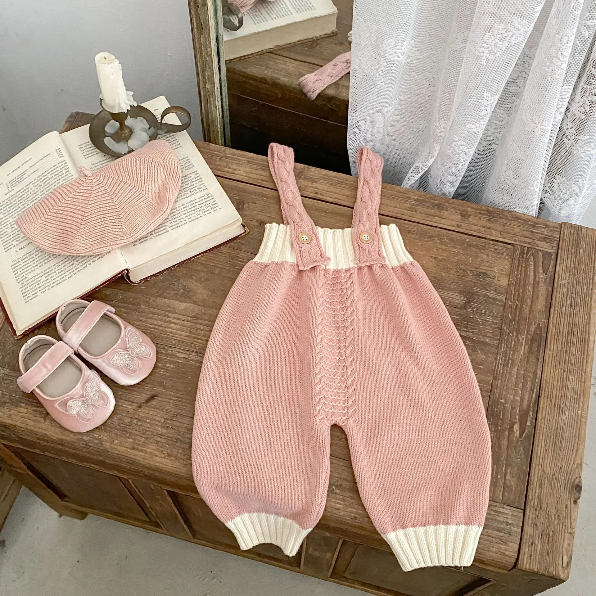 Autumn new 0-3 year old baby clothing, exquisite baby girl pink cute sweet suspender knitted pants, suspender pants