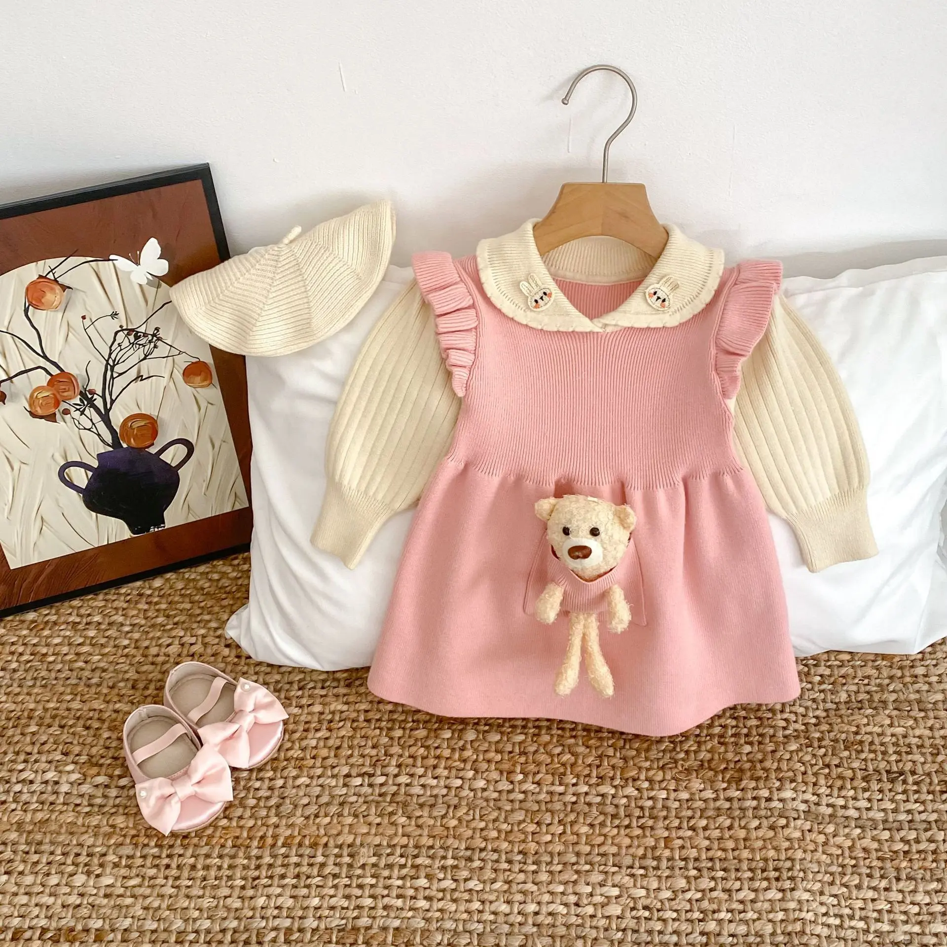 Autumn new 0-3 year old baby clothing, exquisite baby girl bear knitted pink long sleeved dress, fashionable dress