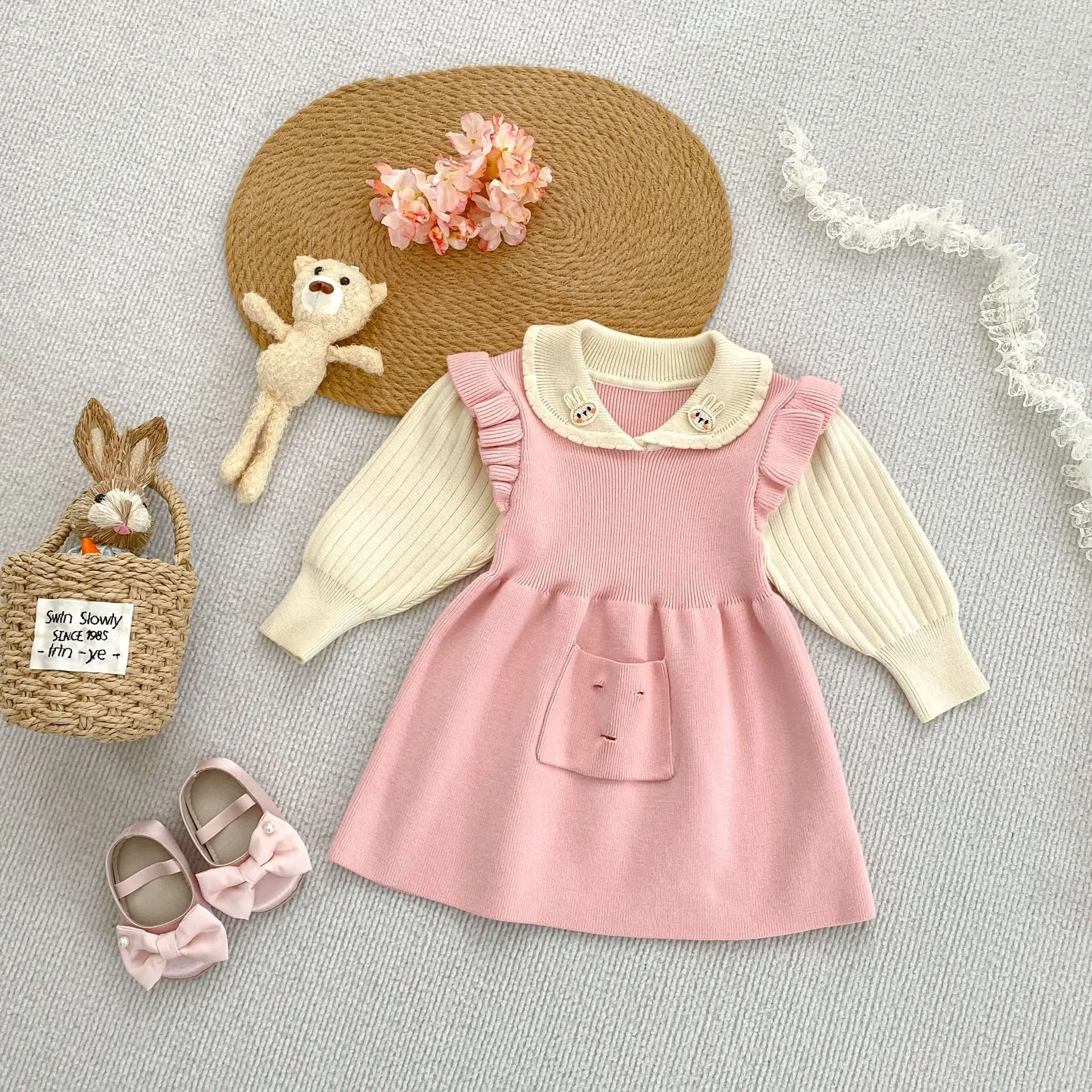 Autumn new 0-3 year old baby clothing, exquisite baby girl bear knitted pink long sleeved dress, fashionable dress