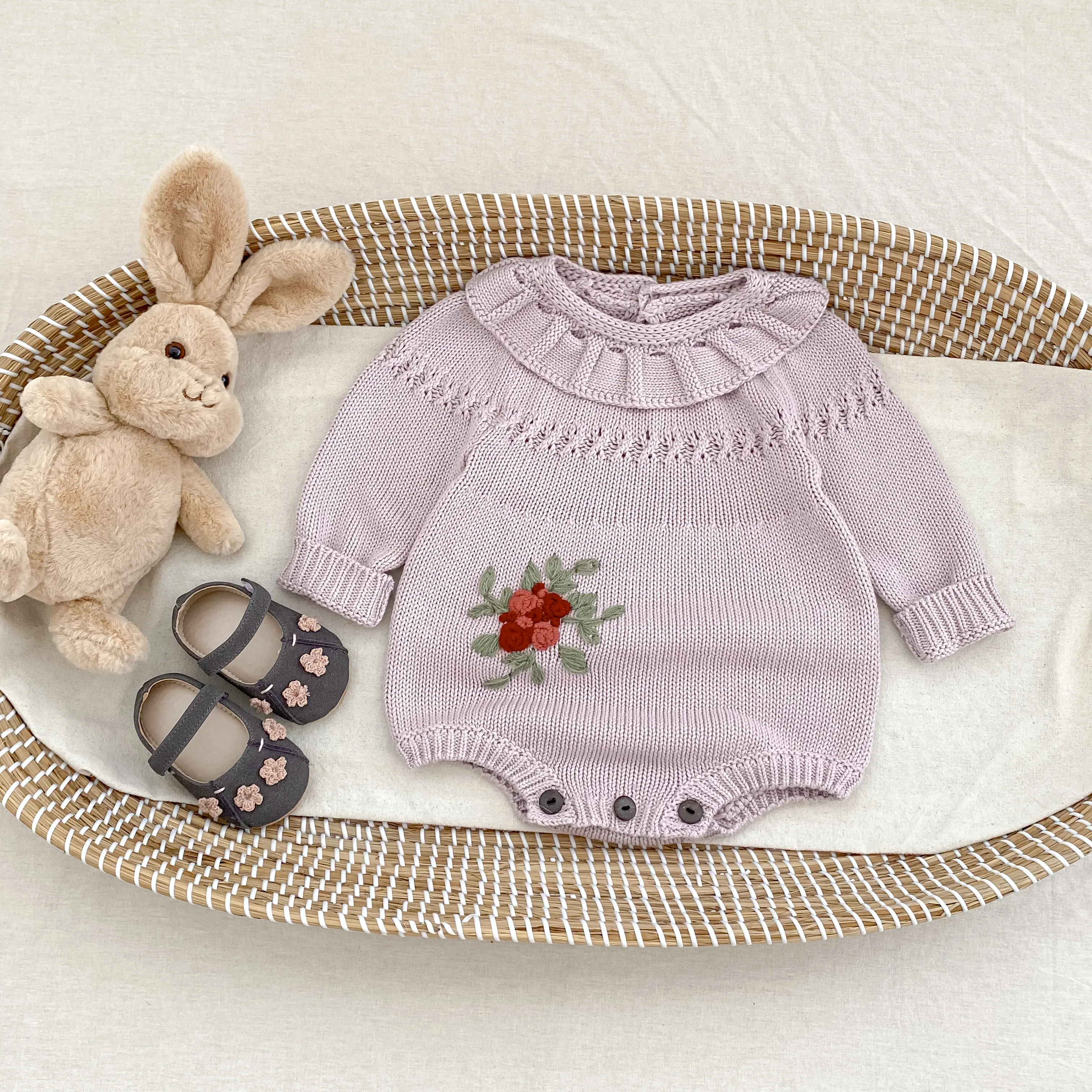 Autumn new 0-3 year old baby clothing, fashionable girl baby lotus collar hand embroidered long sleeved crawling clothes