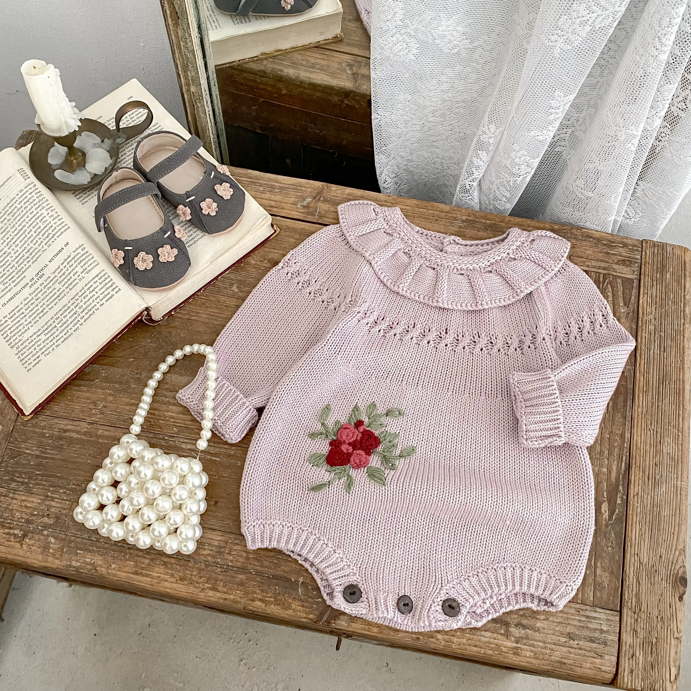 Autumn new 0-3 year old baby clothing, fashionable girl baby lotus collar hand embroidered long sleeved crawling clothes
