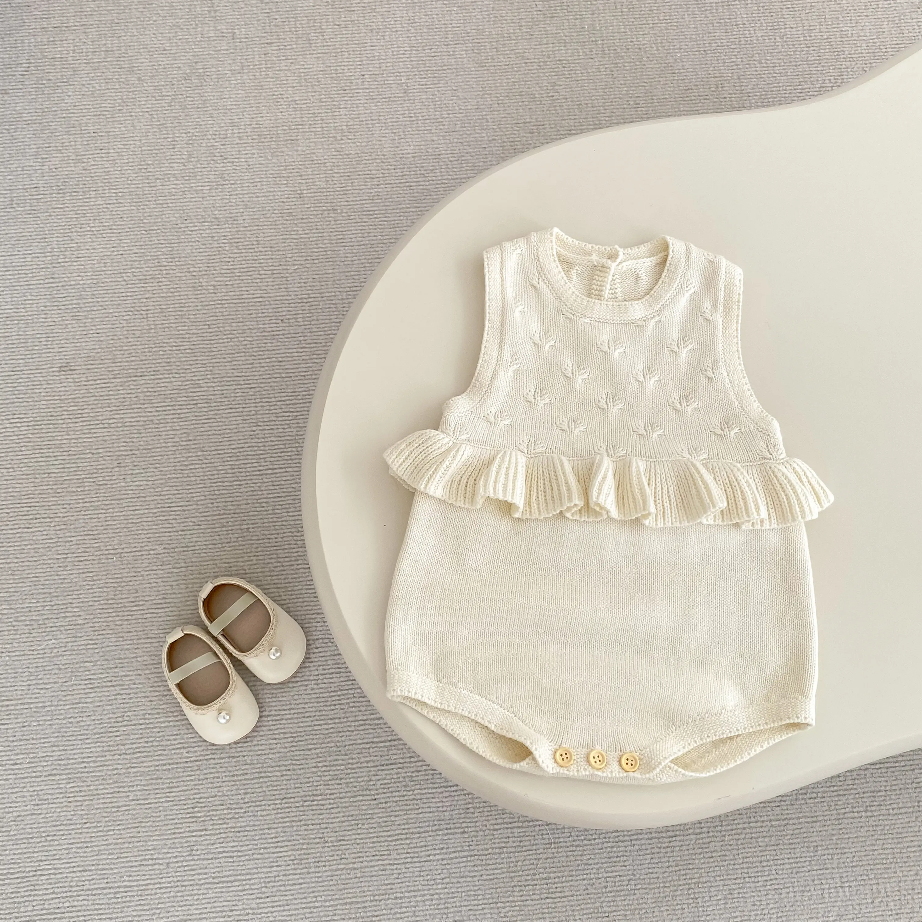 New autumn baby clothing for 0-3 years old, cute baby girl's little lotus leaf vest knitted sleeveless jumpsuit