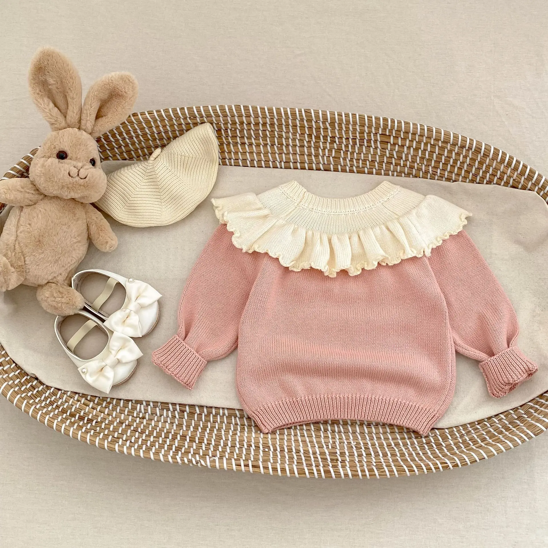 New autumn clothing for babies aged 0-3, exquisite baby girl lotus leaf lace pullover knitted long sleeved sweater