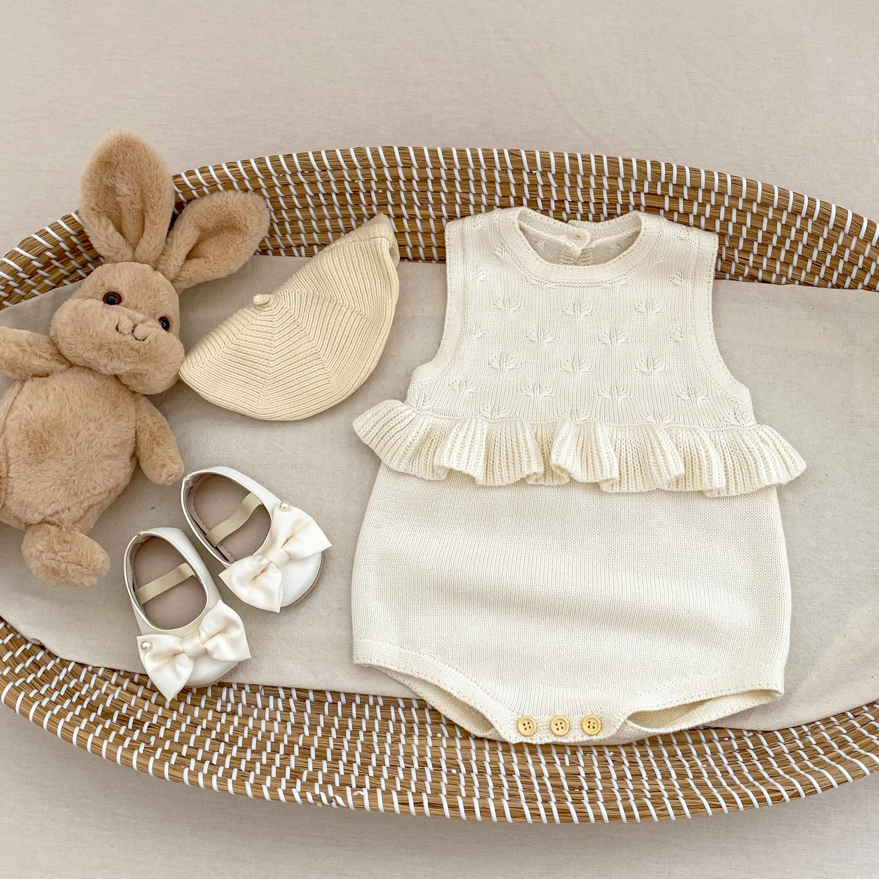 New autumn baby clothing for 0-3 years old, cute baby girl's little lotus leaf vest knitted sleeveless jumpsuit