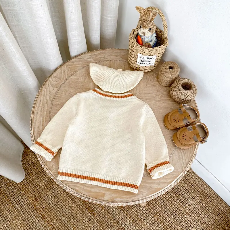 New autumn clothing for infants aged 0-3, fashionable girls' and boys' cardigans, brown embroidered contrasting cardigans