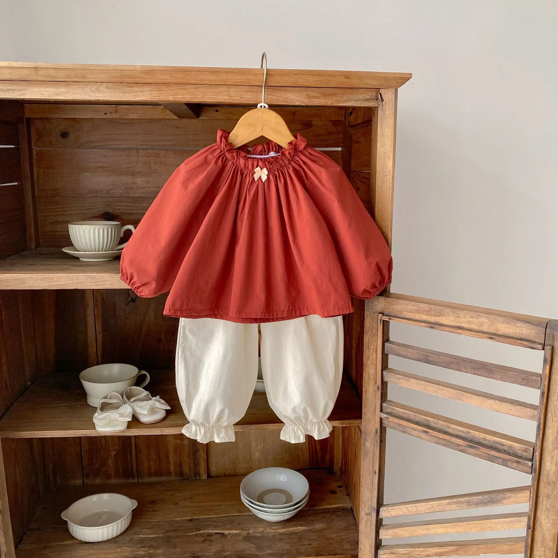 New autumn baby clothing for 0-3 years old, fashionable girl set, red long sleeved top+apricot pants
