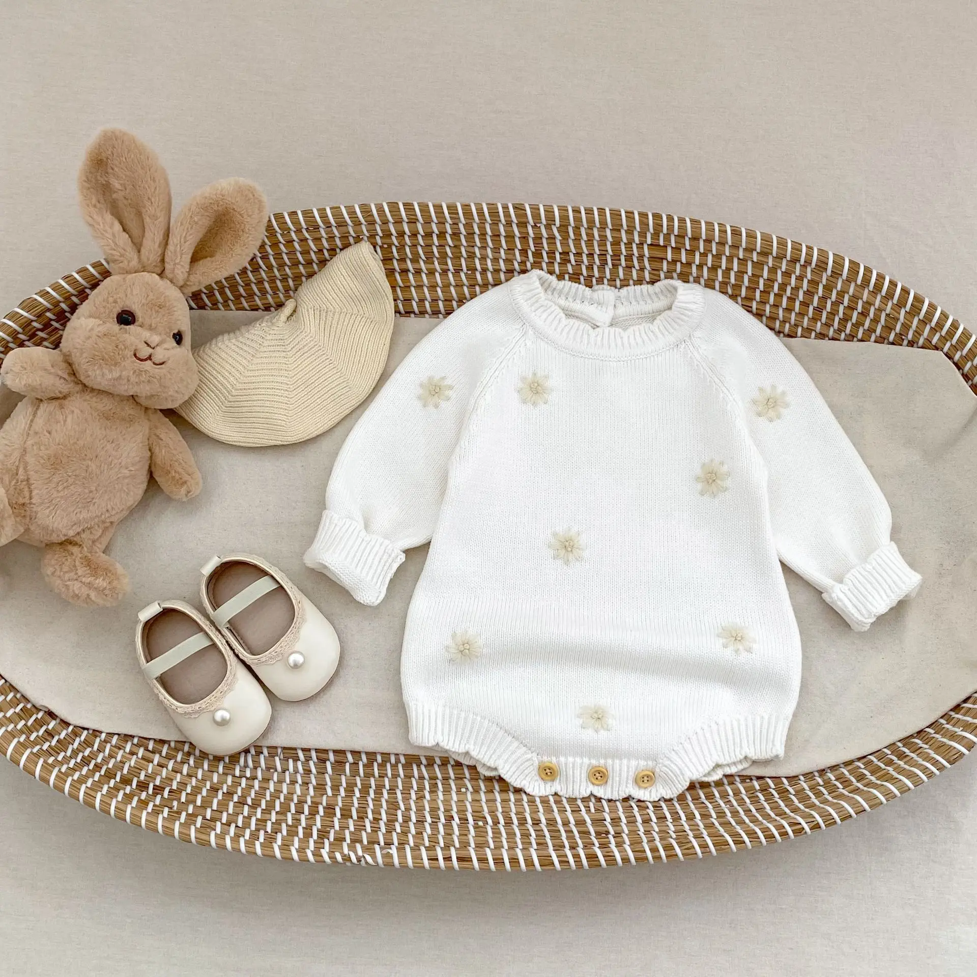 New autumn baby clothing for 0-3 years old, fashionable women's baby sweater, crochet long sleeved knitted jumpsuit