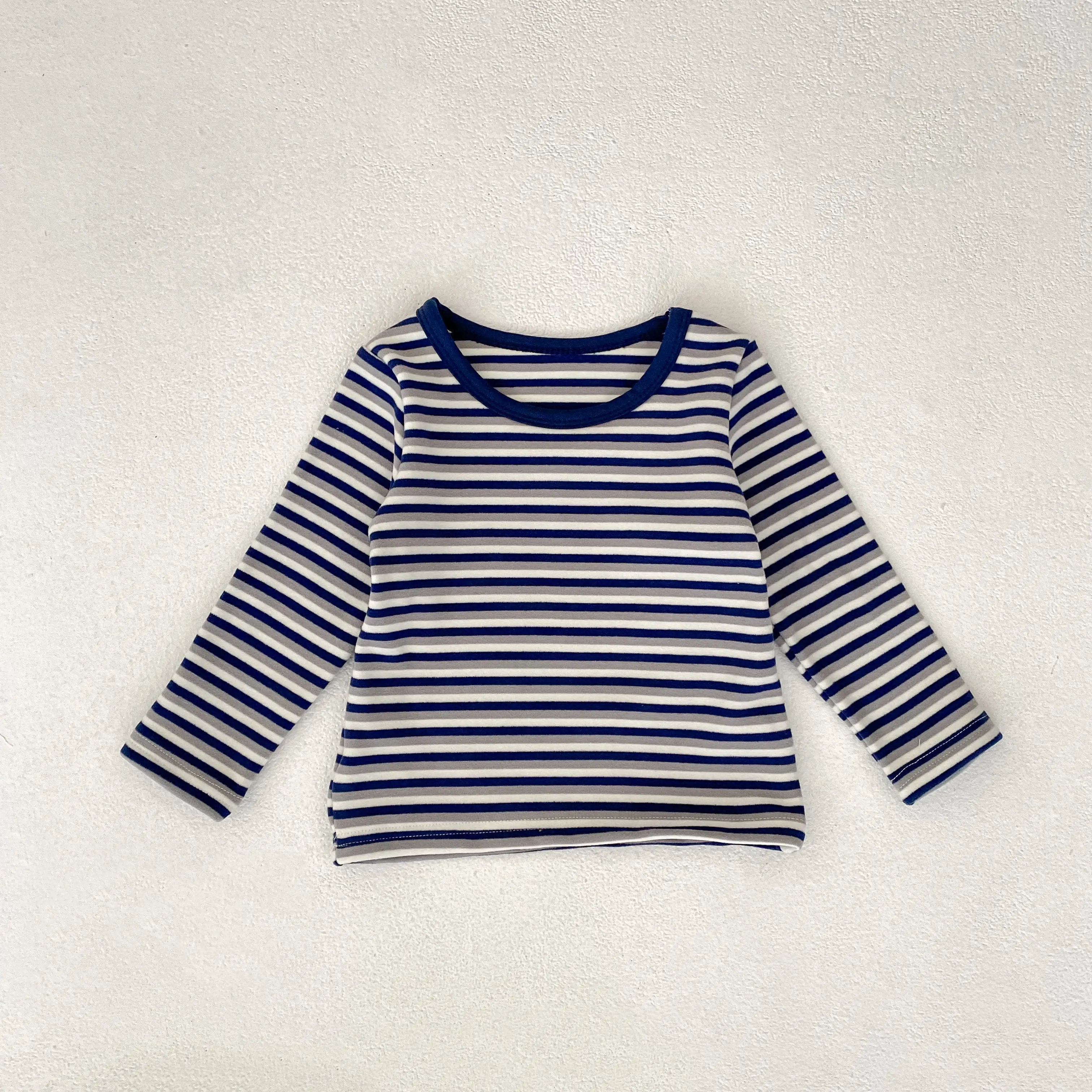 Autumn new 0-3 year old baby clothing, cute boy and girl baby round neck long sleeved striped versatile top