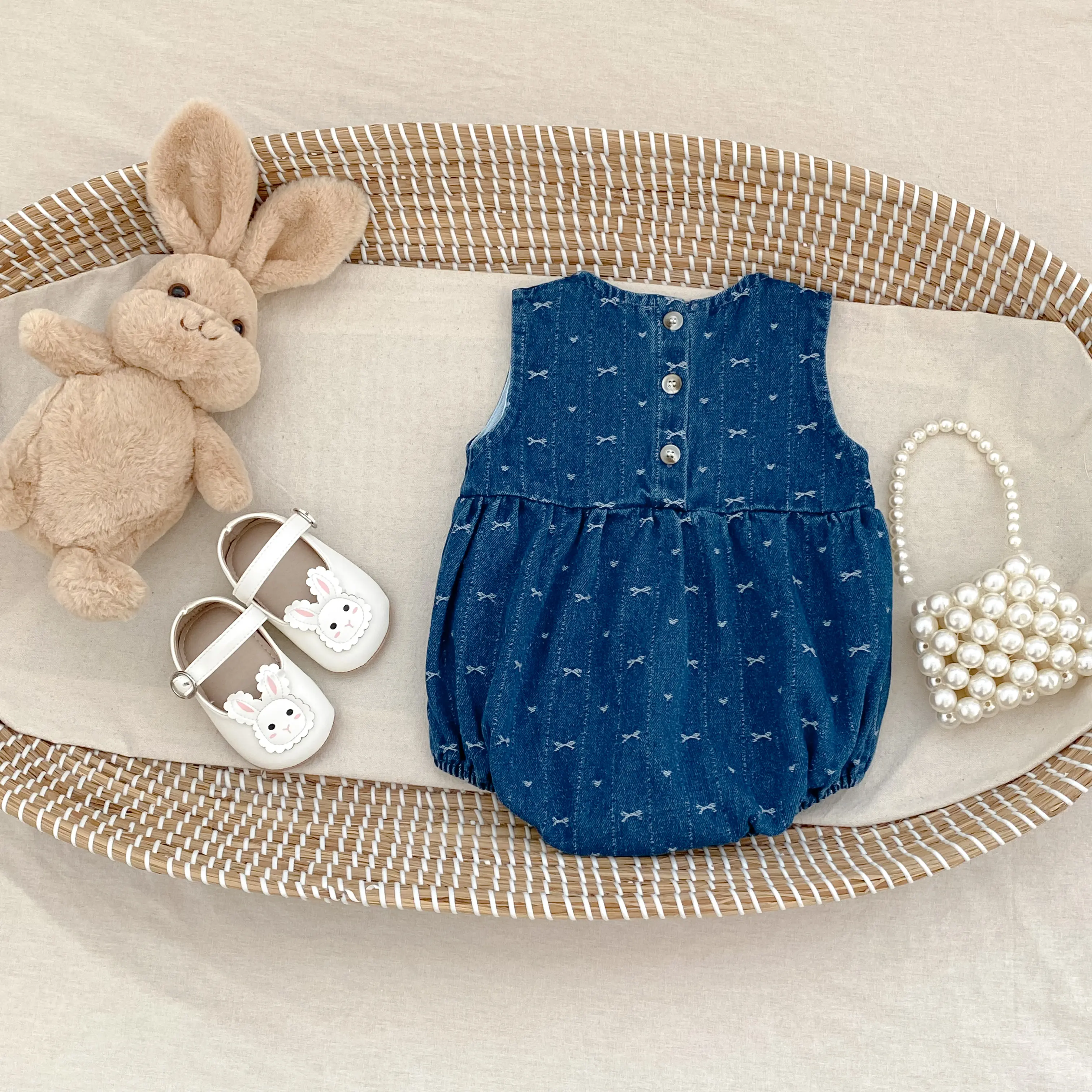 New autumn baby clothing: 0-3 year old girls' bow print jumpsuit, casual and versatile crawling suit