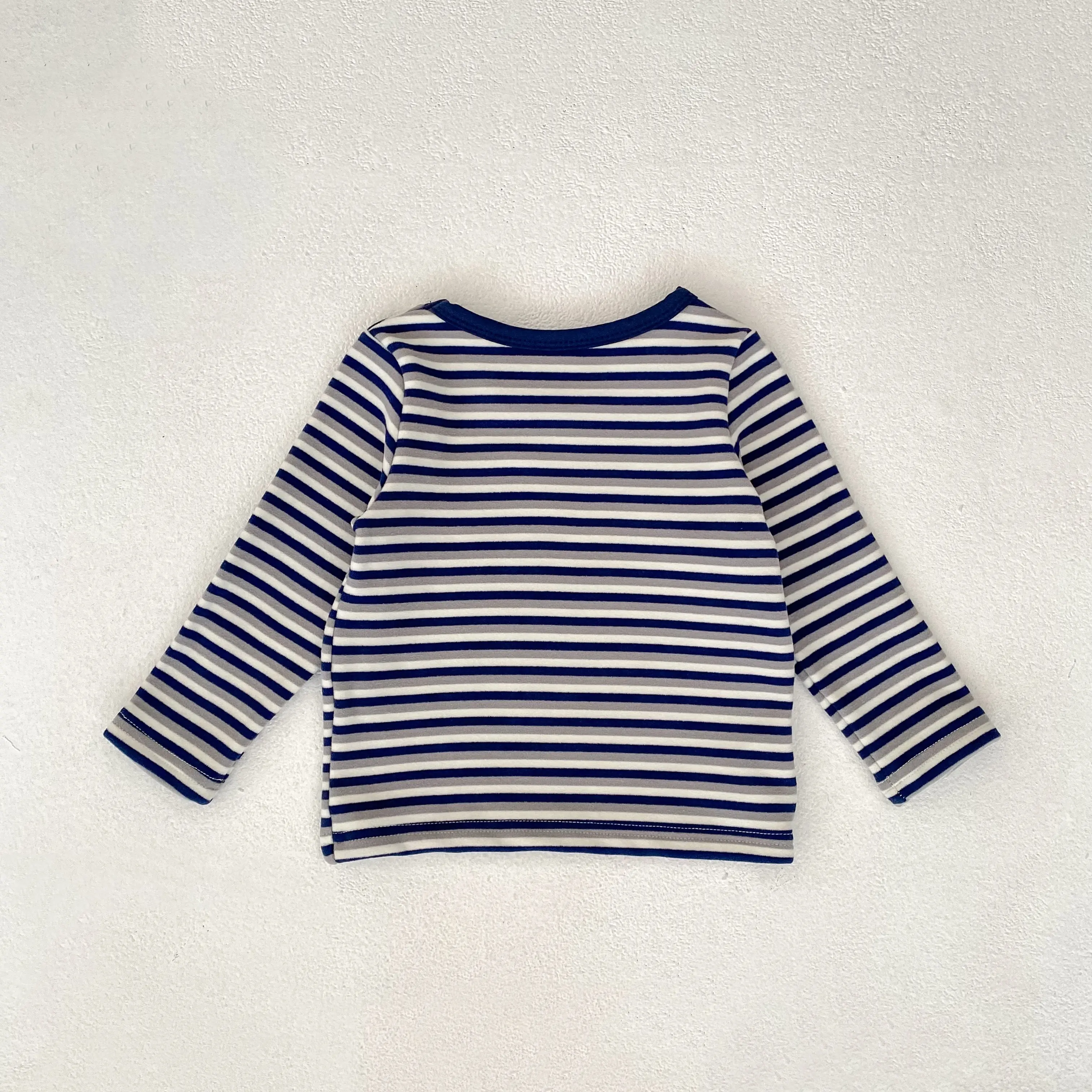 Autumn new 0-3 year old baby clothing, cute boy and girl baby round neck long sleeved striped versatile top