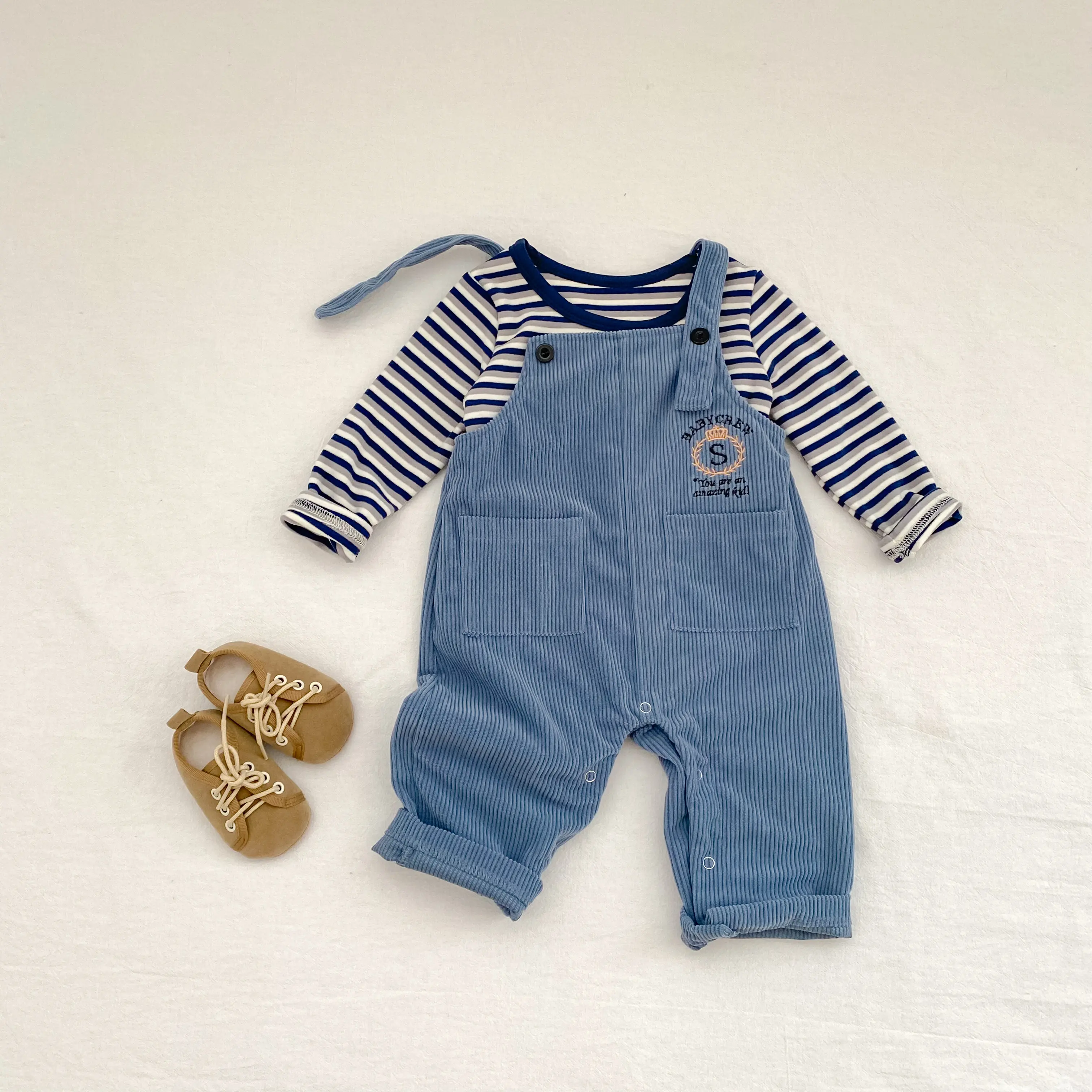 Autumn new 0-3 year old baby clothing, cute boy and girl baby round neck long sleeved striped versatile top