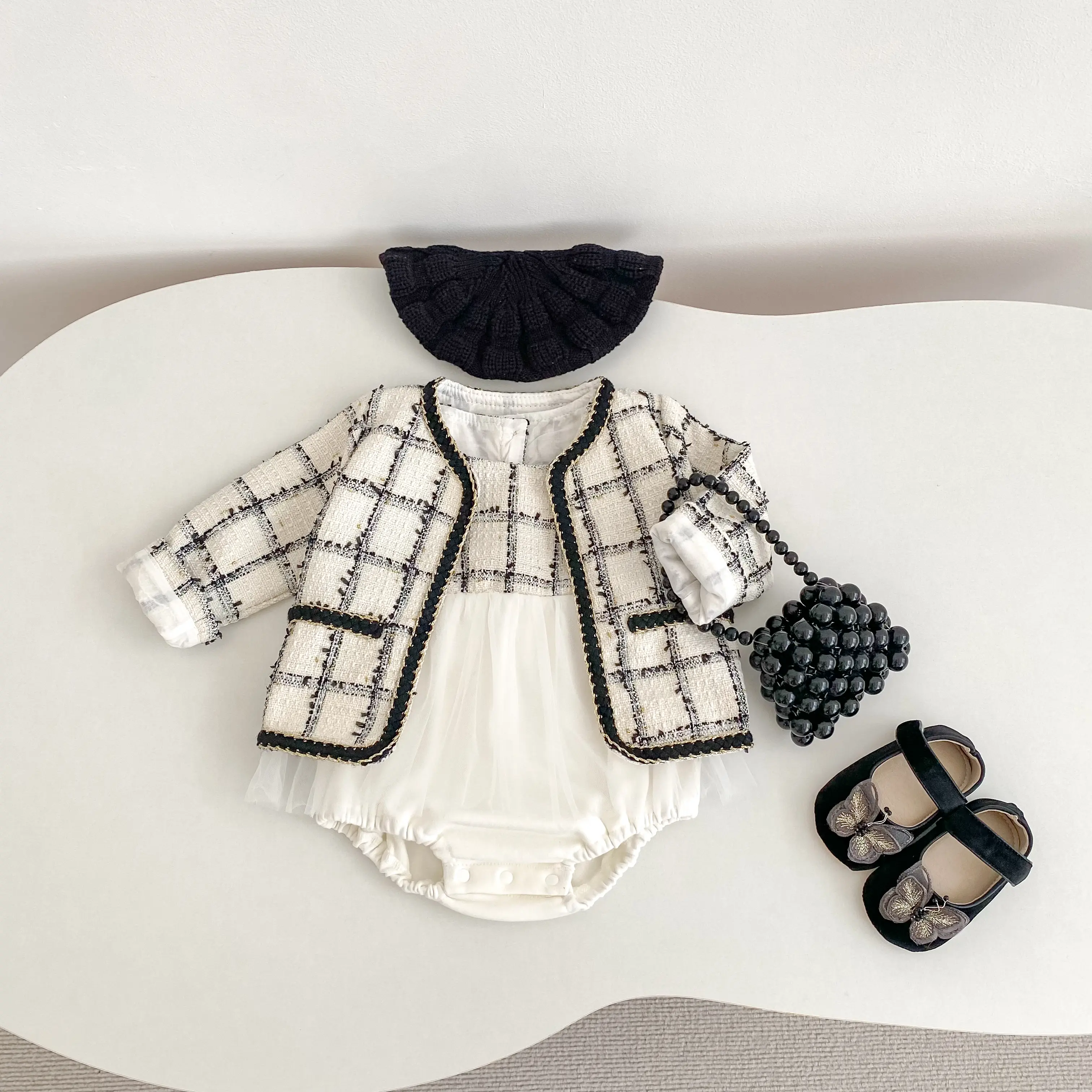 New autumn baby clothing for 0-3 years old, cute and delicate princess style round neck long sleeved cardigan for cute baby girl