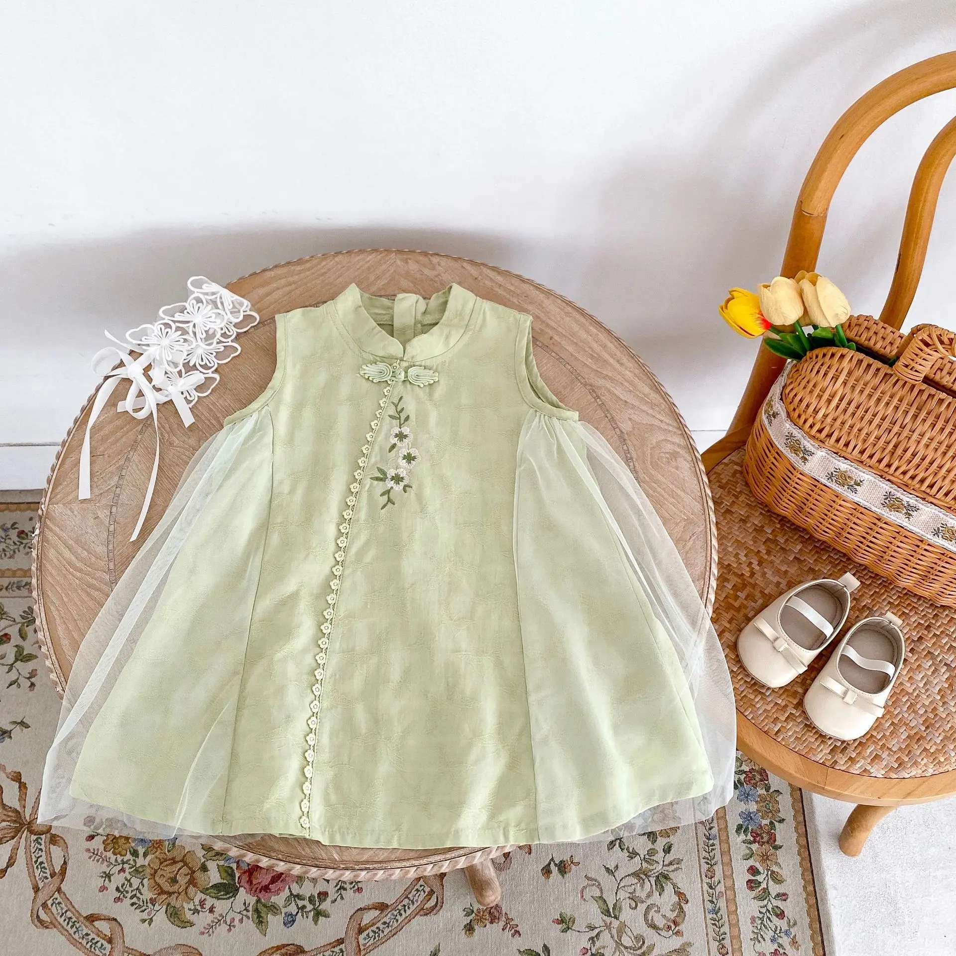 Summer new 0-3 year old baby clothing, exquisite embroidered sleeveless dress with standing collar cheongsam for baby girls