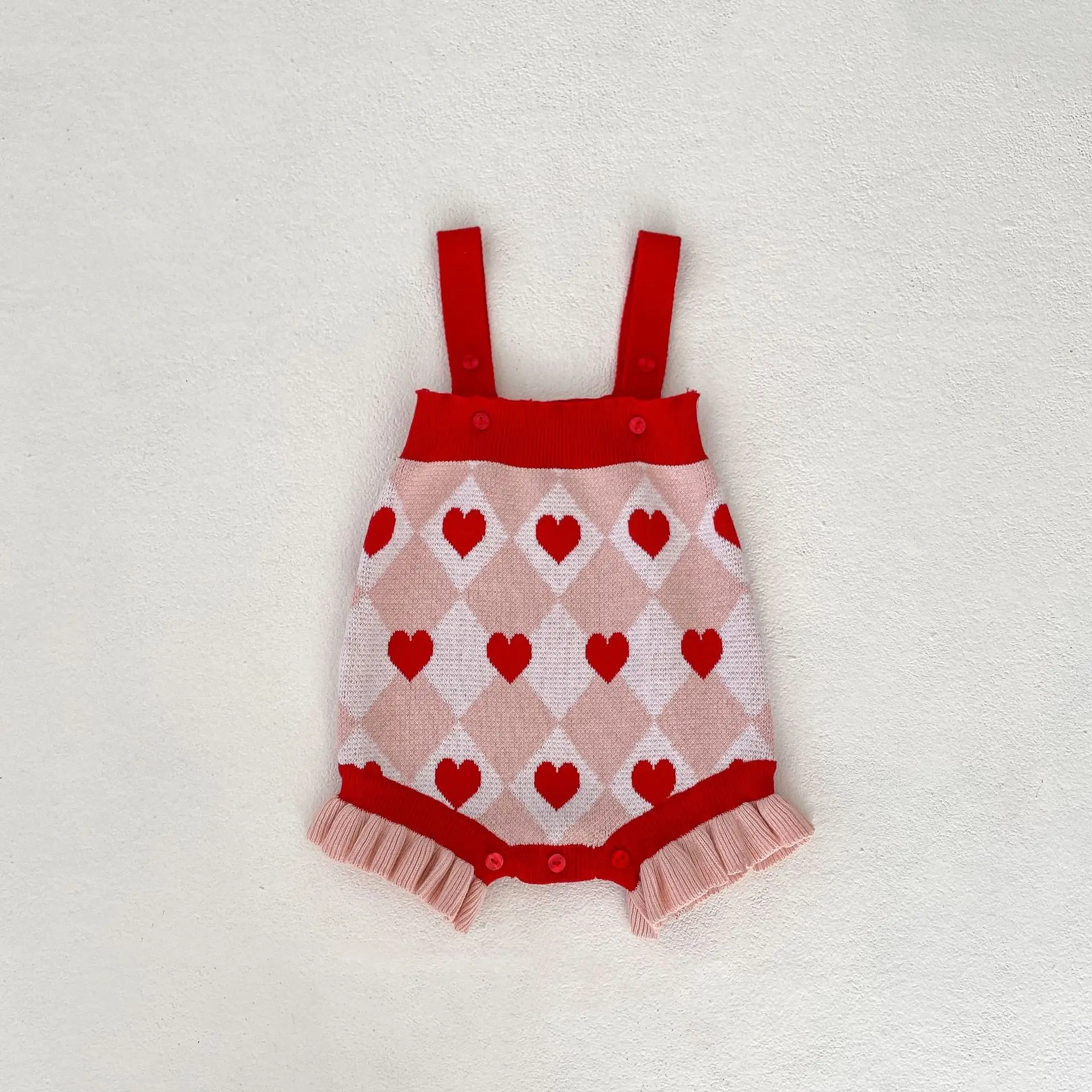 Autumn new 0-3 year old baby clothing, exquisite and cute heart-shaped ear fungus edge knitted jumpsuit for baby girls