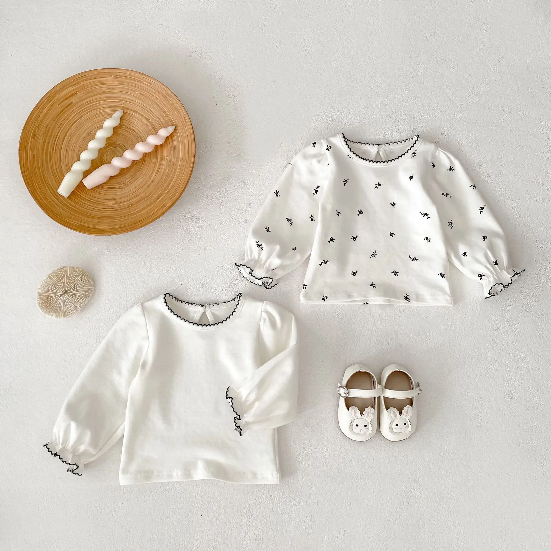 New autumn baby clothing for 0-3 years old, comfortable and soft long sleeved top for baby girls, available in 2 colors,