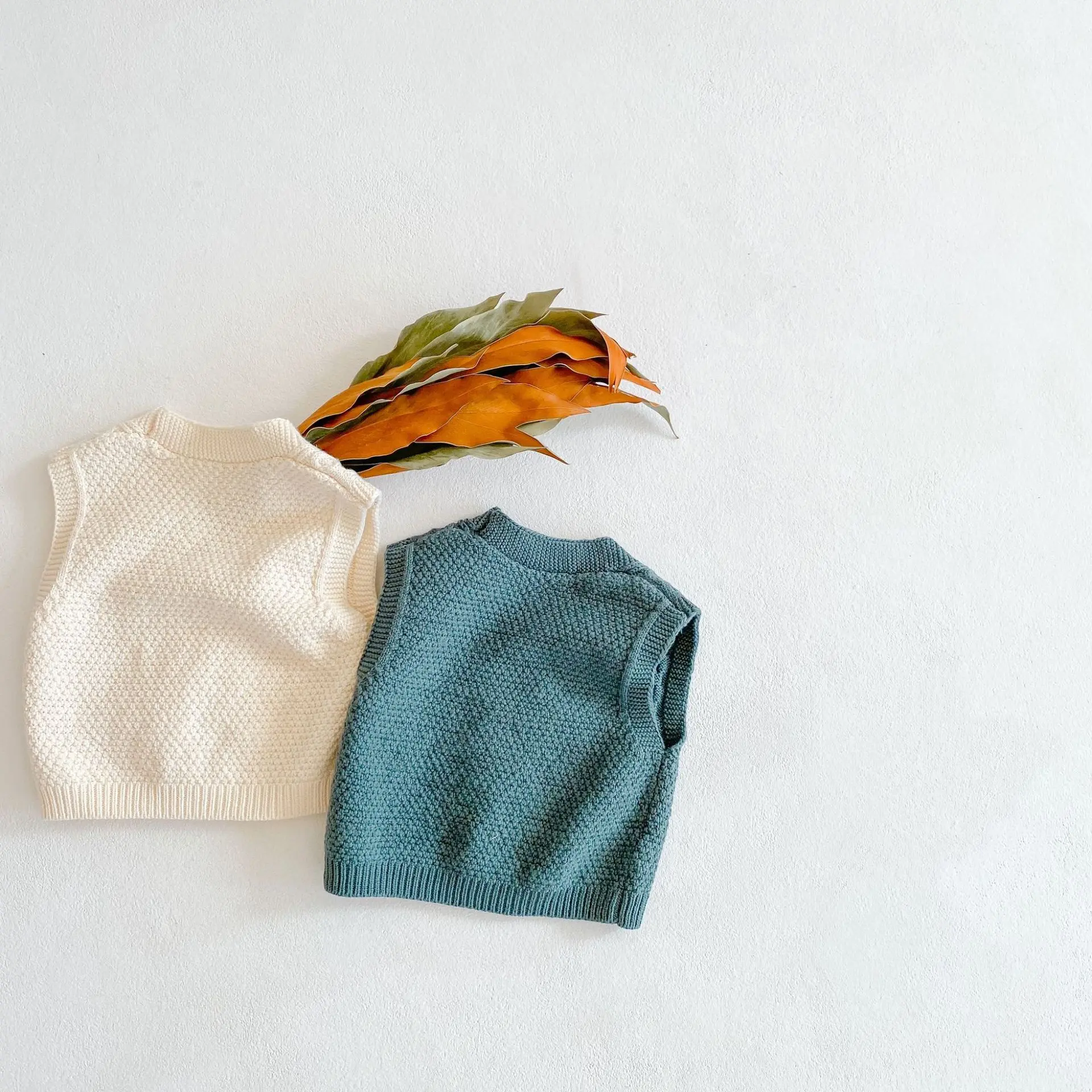New autumn baby clothing for 0-3 years old, knitted vests for boys and girls, fashionable multifunctional vests
