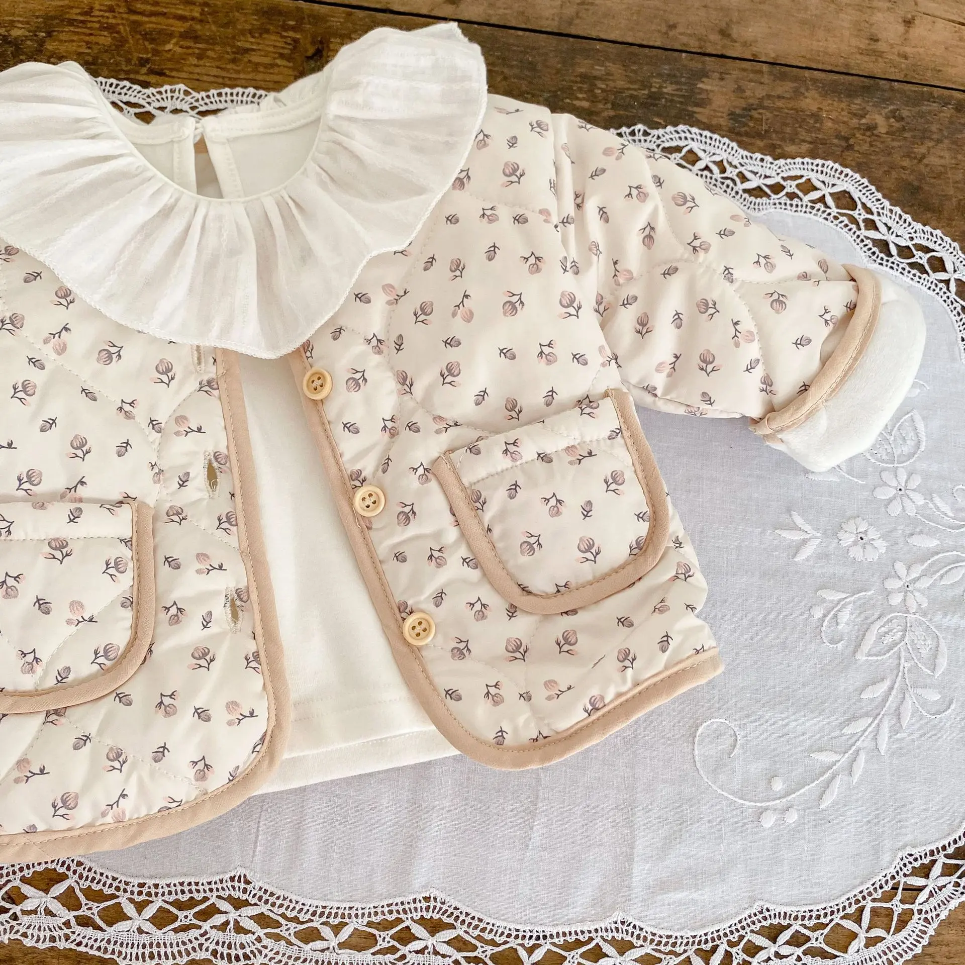 New winter baby clothes, 0-3 years old baby girls, floral jacket and versatile padded jacket