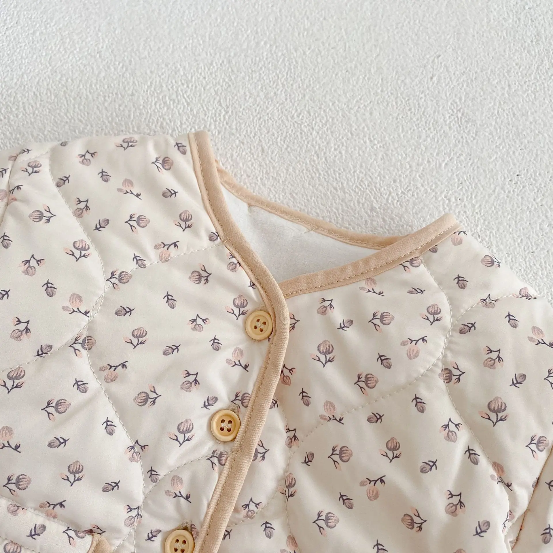 New winter baby clothes, 0-3 years old baby girls, floral jacket and versatile padded jacket