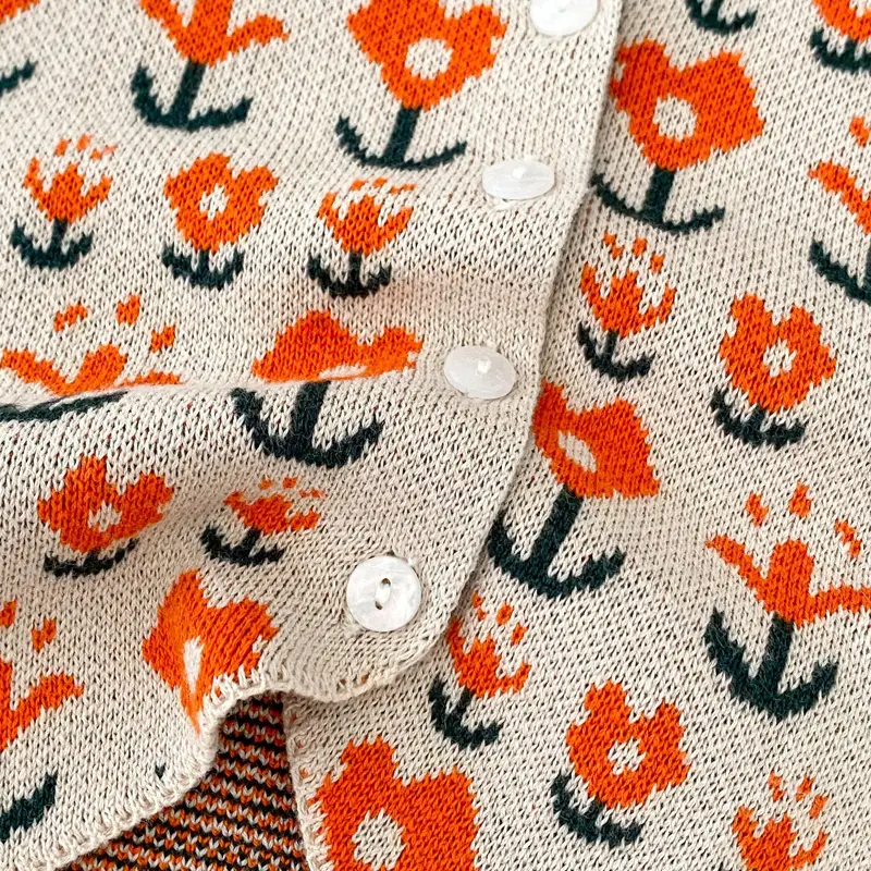 New autumn baby clothing, 0-3 year old female baby, flower jacquard knitted sweater vest